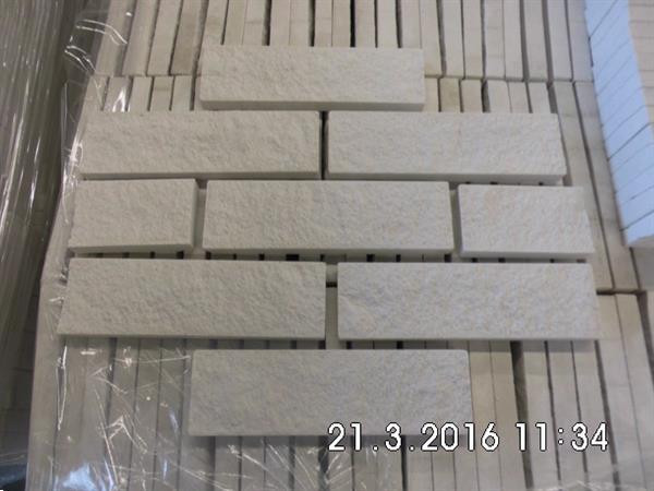 Grote foto strips alpenwit kalkzand breuksteen doe het zelf en verbouw plinten en afwerking