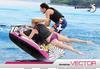 Grote foto t.k. vector funtube funband watersport en boten wakeboarden