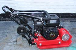 Grote foto trilplaat trilstamper tuin en terras tuingereedschap