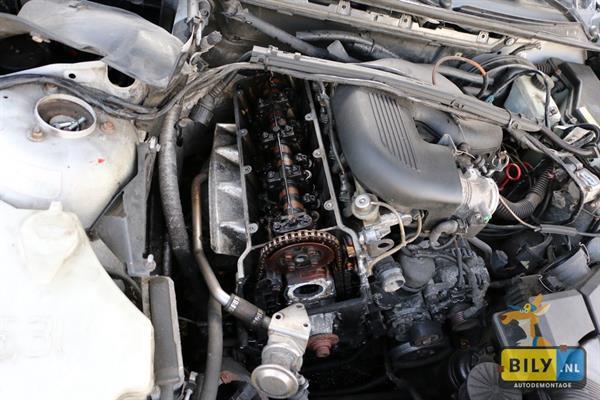 Grote foto sloperij bily bmw e46 318i specialist in demontage auto onderdelen brandstofsystemen