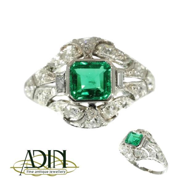 Grote foto prachtige verlovingsring met smaragd sieraden tassen en uiterlijk ringen voor haar