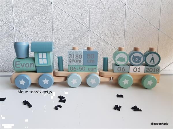 Grote foto houten trein met naam kinderen en baby kraamcadeaus en geboorteborden