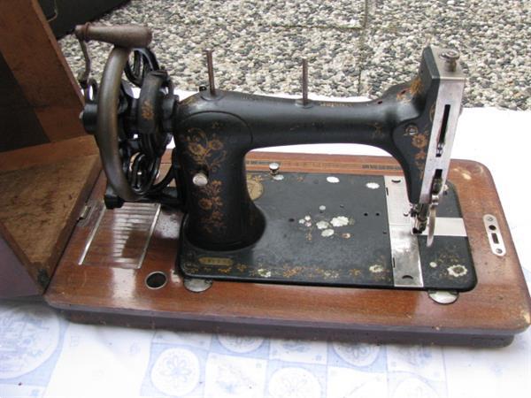 Grote foto antieke handnaaimachine antiek en kunst naaimachines