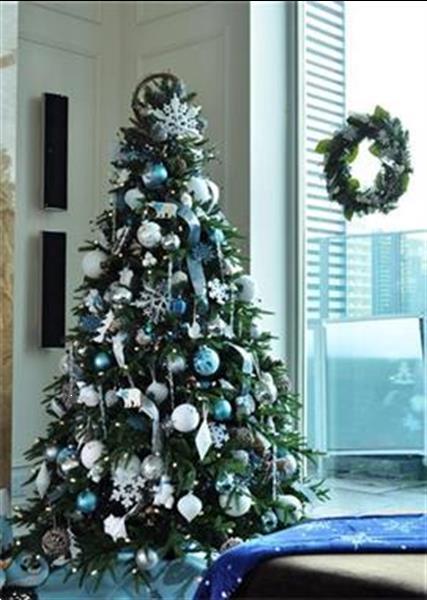 Grote foto kerstbomen m t luxe versiering bij u geleverd diversen versiering