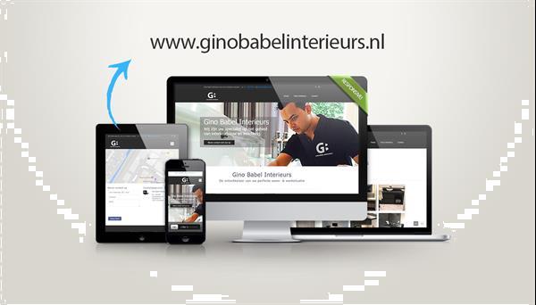 Grote foto professionele webdevelopers staan voor jou klaar diensten en vakmensen webdesigners en domeinnamen