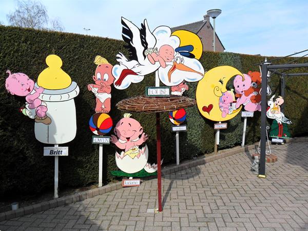 Grote foto 3d ooievaars 2 st op echt nest met roze strik kinderen en baby kraamcadeaus en geboorteborden