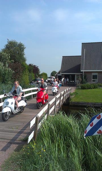 Grote foto scooter rijden bij scooterverhuur friesland diversen overige diversen