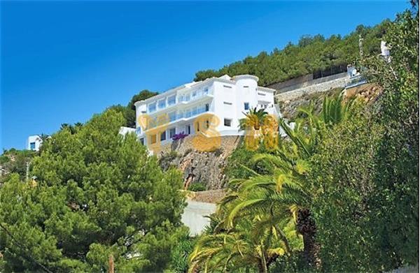 Grote foto a splendid large villa with sea views. s o l d huizen en kamers vrijstaand