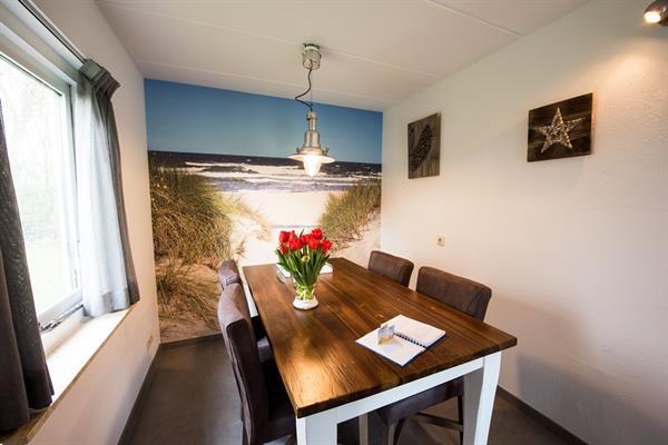 Grote foto texel 4p.bungalow met open haard aan bos bij zee. vakantie aanbiedingen en last minute