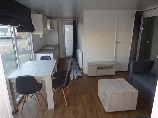 Grote foto lark joli caravans en kamperen stacaravans