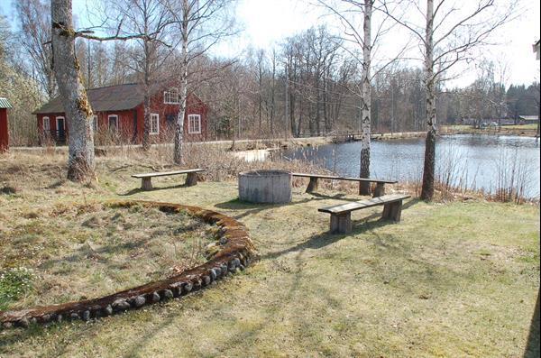 Grote foto camping aan natuurmeer in zweden caravans en kamperen campings