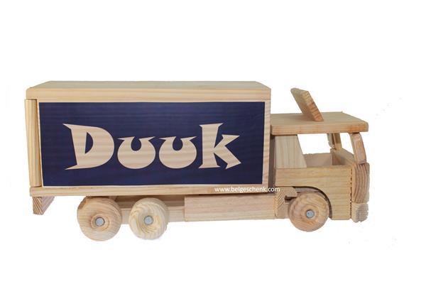 Grote foto houten vrachtwagen spaarpot met babynaam kinderen en baby kraamcadeaus en geboorteborden