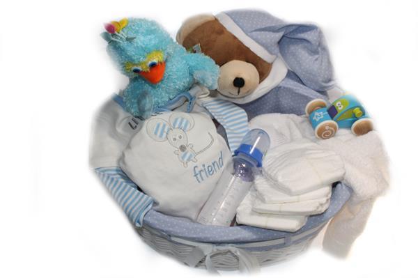 Grote foto baby cadeau op houten slee met babynaam kinderen en baby kraamcadeaus en geboorteborden