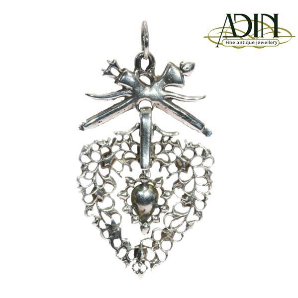 Grote foto antiek zilveren sieraden aan een goede prijs sieraden tassen en uiterlijk juwelen voor haar