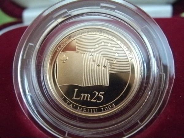 Grote foto gouden 25 lira malta 2004 proof oplage 6000 postzegels en munten niet euromunten