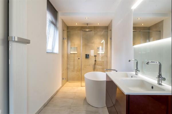Grote foto badkamer renovatie en installatie huis en inrichting complete badkamers
