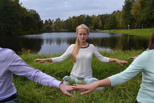 Grote foto eenvoudig leren mediteren met falun dafa diensten en vakmensen alternatieve geneeskunde en spiritualiteit