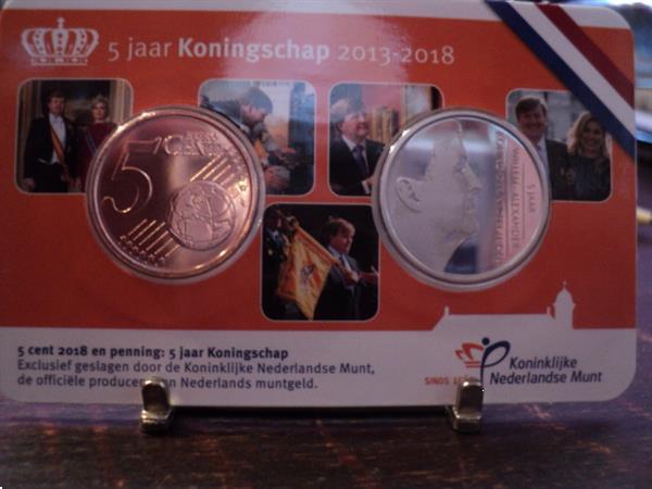 Grote foto exclusieve coincard 5 jaar koningschap w a postzegels en munten nederland