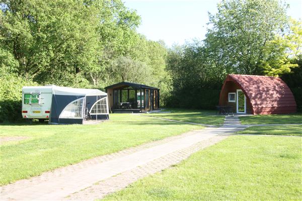 Grote foto kamperen op onze mooie camping. vakantie campings