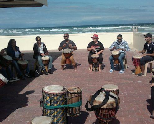 Grote foto afrikaanse muziekworkshops diensten en vakmensen muziekles en zangles