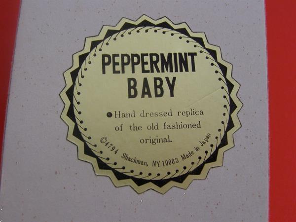 Grote foto peppermint baby babypopje naar antiek model verzamelen poppen