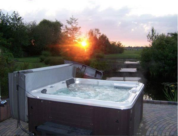 Grote foto romantisch luxe huisje rust bos jacuzzi optie vakantie nederland noord