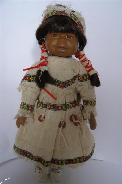 Grote foto grappige indianenpop van porselein verzamelen poppen