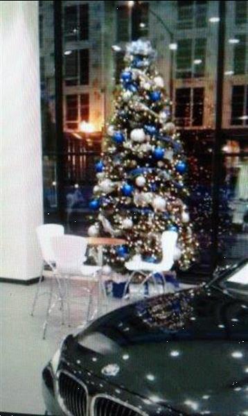 Grote foto opgetuigde kerstboom verhuur voor kantoor huis en inrichting onderdelen en accessoires