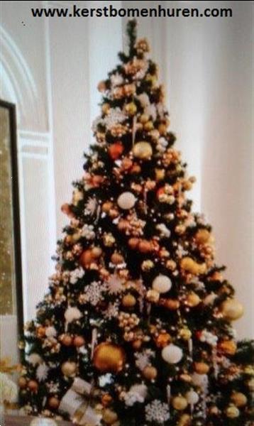 Grote foto kerstboom huren met versiering geleverd diversen versiering