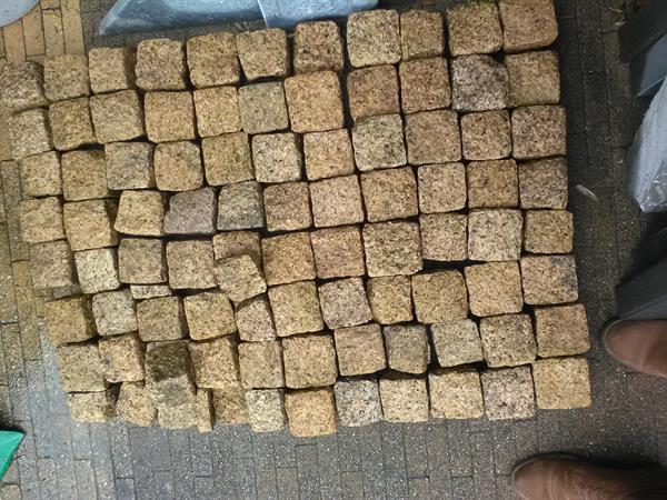 Grote foto granieten kinderkopjes vietnamees graniet tuin en terras sierstenen en rotsen