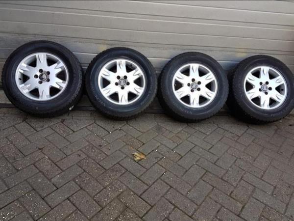 Grote foto 16 inch originele volvo xc70 velgen winterbanden auto onderdelen banden en velgen
