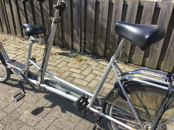 Grote foto ouder kind tandem fiets duofiets fietsen en brommers bakfietsen