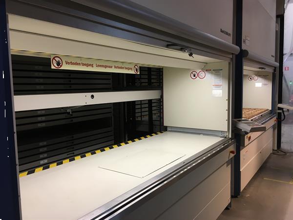 Grote foto gebruikte paternosterkast diversen overige diversen