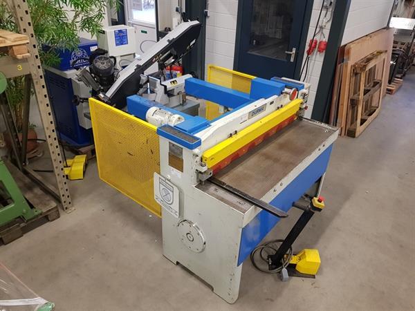 Grote foto durma schaar 1350x3mm met elektrische achteraanslag knipschaar knipbank guillotineschaar doe het zelf en verbouw gereedschappen en machines