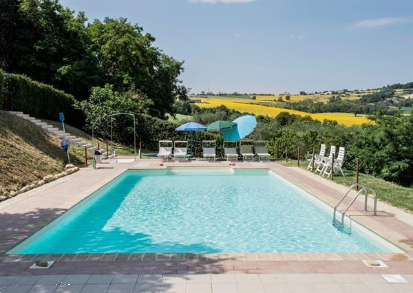 Grote foto vakantie op landgoed montesoffio in le marche vakantie italie