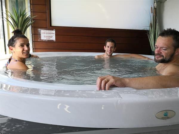 Grote foto groepsaccommmodatie overdekt zwembad sauna jacuzzi vakantie belgi