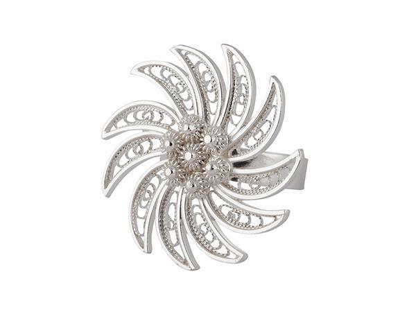 Grote foto zilveren filigrain ring met sierlijke bloem sieraden tassen en uiterlijk ringen voor haar