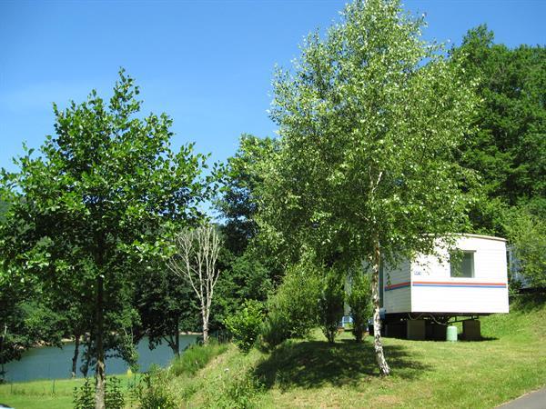 Grote foto te huur aan een groot meer zuid frankrijk caravans en kamperen stacaravans