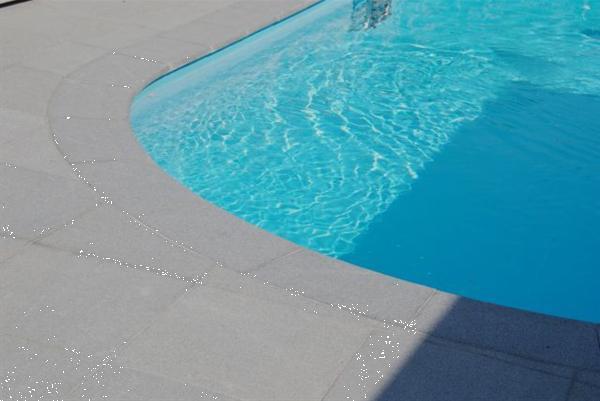 Grote foto grijze graniet antislip v zwembad tuin terras doe het zelf en verbouw metselstenen