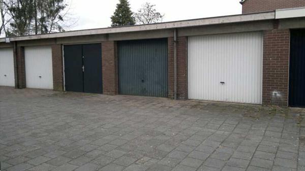 Grote foto te huur garagebox garage stalling apeldoorn bedrijfspanden garageboxen te huur