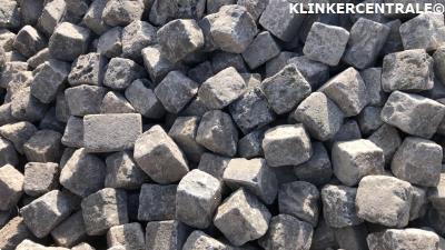 Grote foto 19111 140m2 grijs antraciet natuursteen klinkers basalt lava tuin en terras tegels en terrasdelen