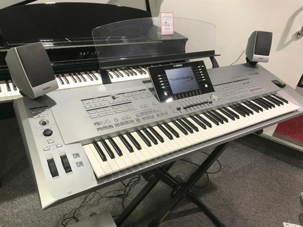 Grote foto yamaha tyros5 keyboard 76 key muziek en instrumenten keyboards