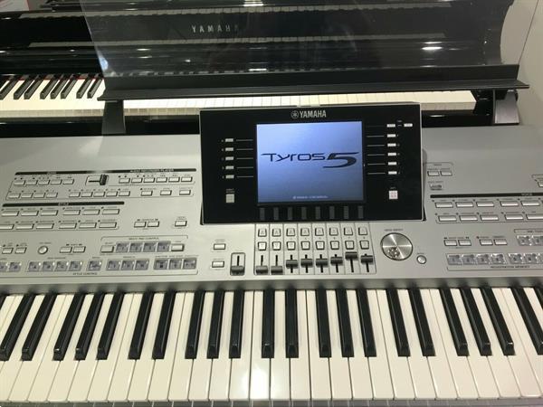 Grote foto yamaha tyros5 keyboard 76 key muziek en instrumenten keyboards