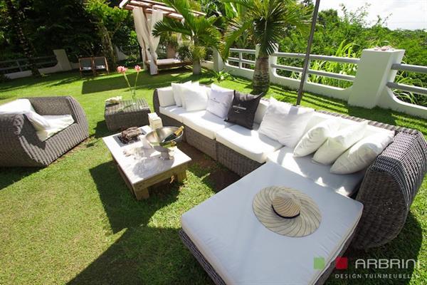 Grote foto design loungebank rond wicker grijs met tafel. tuin en terras tuinmeubelen