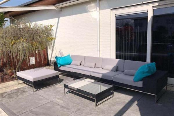 Grote foto design lounge bank met voetenbank en tafel zwart. tuin en terras tuinmeubelen