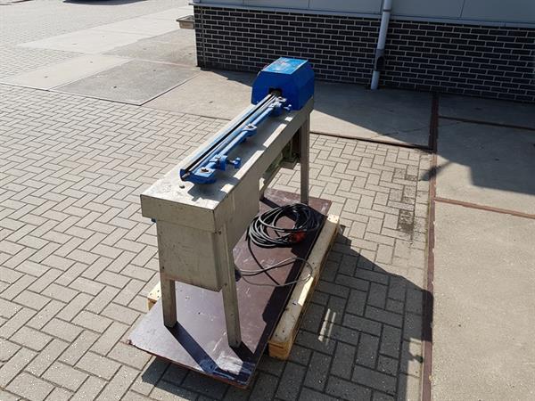 Grote foto dietech kraalmachine met voetpedaal en hoekafknipper 400v doe het zelf en verbouw gereedschappen en machines