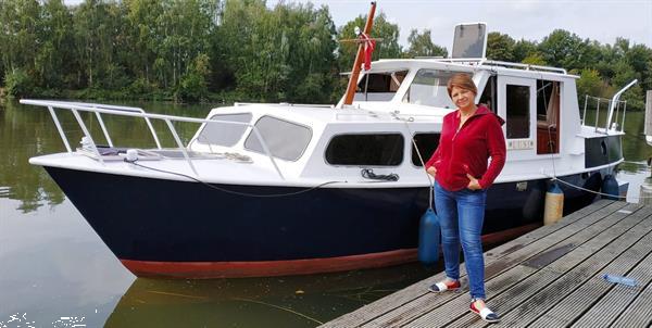 Grote foto klassiek kruizer met douchecabin watersport en boten motorboten en jachten