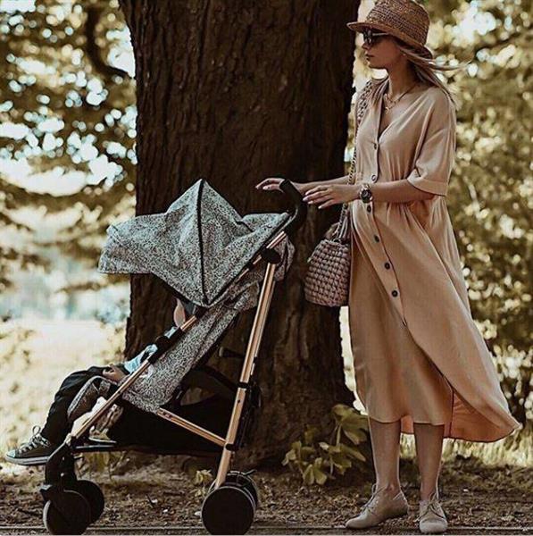 Grote foto stockholm standenbuggy dots of fauna kinderen en baby kinderwagens