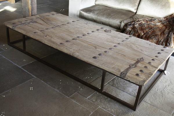 Grote foto unieke salontafel oude deur met ijzeren onderstel huis en inrichting eettafels