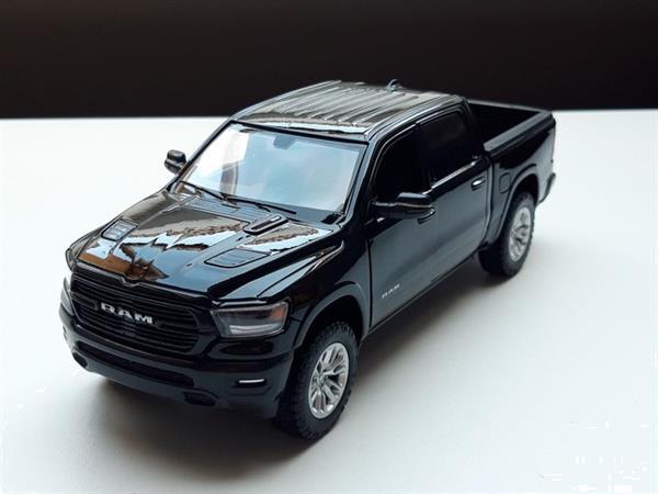 Grote foto modelauto dodge ram crew cab laramie 2019 1 24 hobby en vrije tijd 1 24